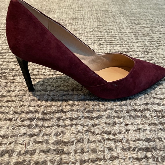 Purple suede Diane Von Furstenberg pumps - Picture 5 of 5